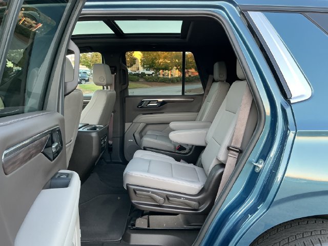 Used 2025 Chevrolet Tahoe LT w/ Comfort Package RWD image 24