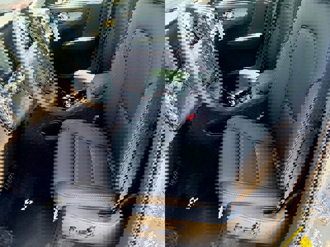 New 2026 Volvo XC40 B4 Plus w/ Protection Package Premier image 16