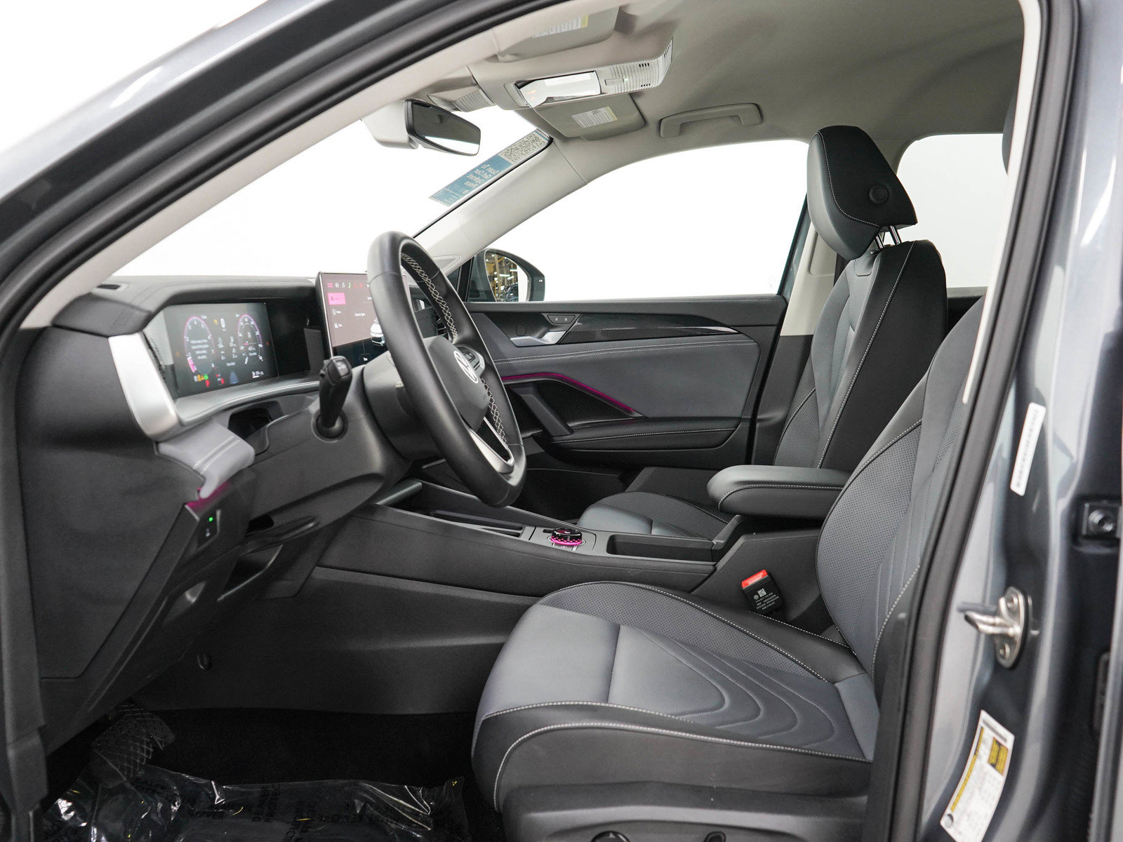 Used 2026 Volkswagen Tiguan SE AWD/4WD image 22