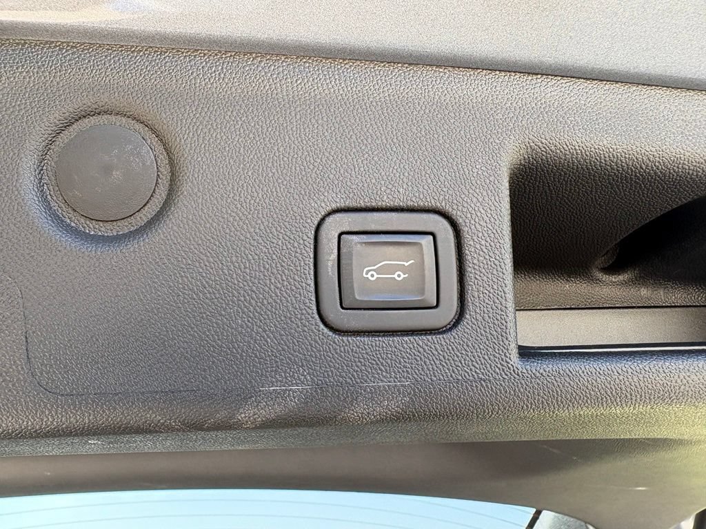 Used 2023 Chevrolet Equinox Premier FWD image 51