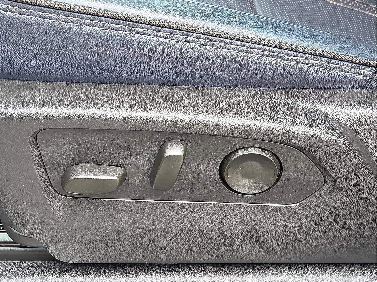 Used 2025 Chevrolet Silverado 1500 High Country image 14