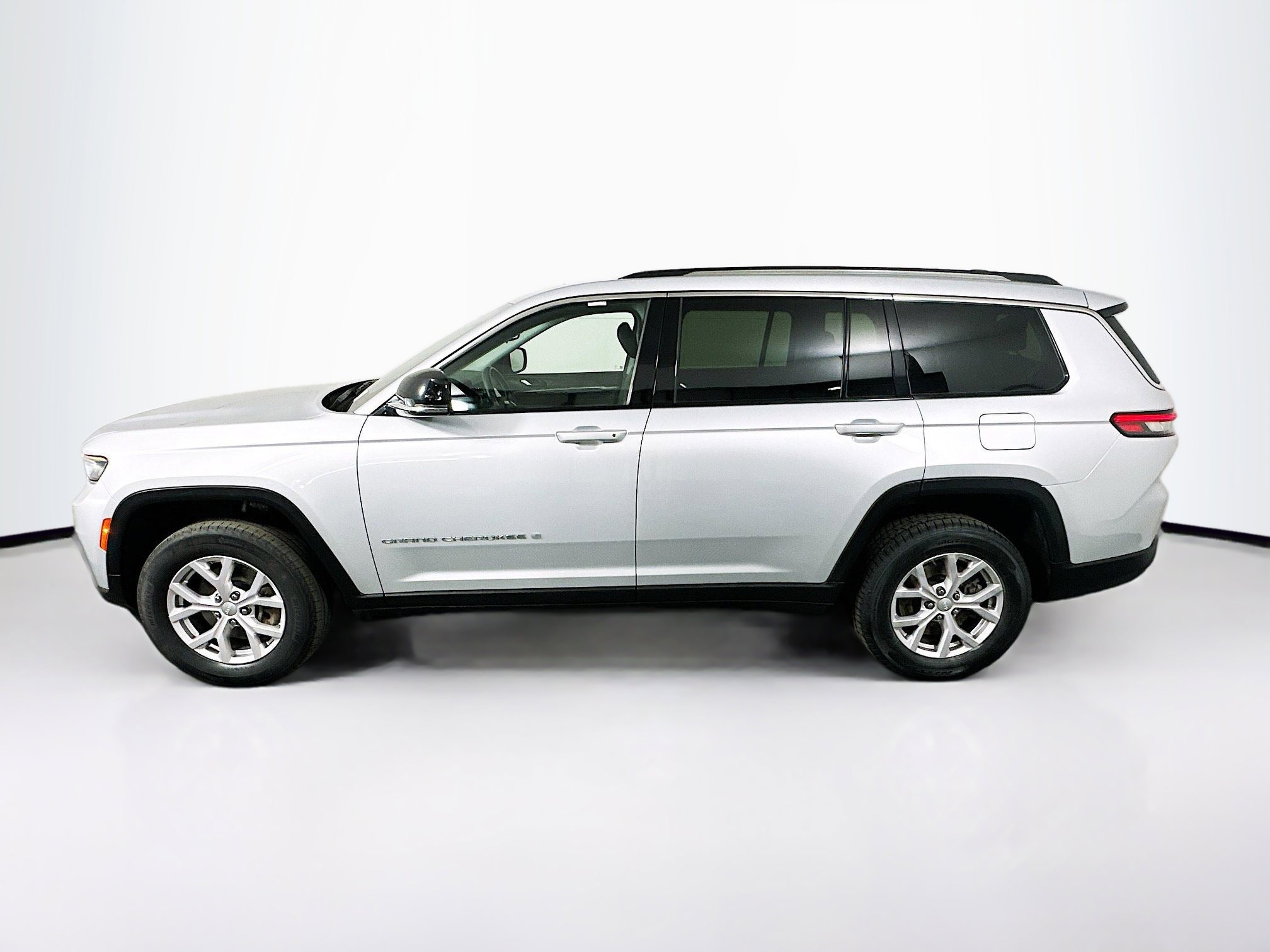 Used 2022 Jeep Grand Cherokee L Limited image 4