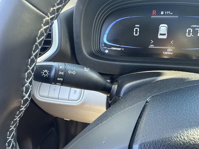 Used 2024 Hyundai Venue SEL image 32