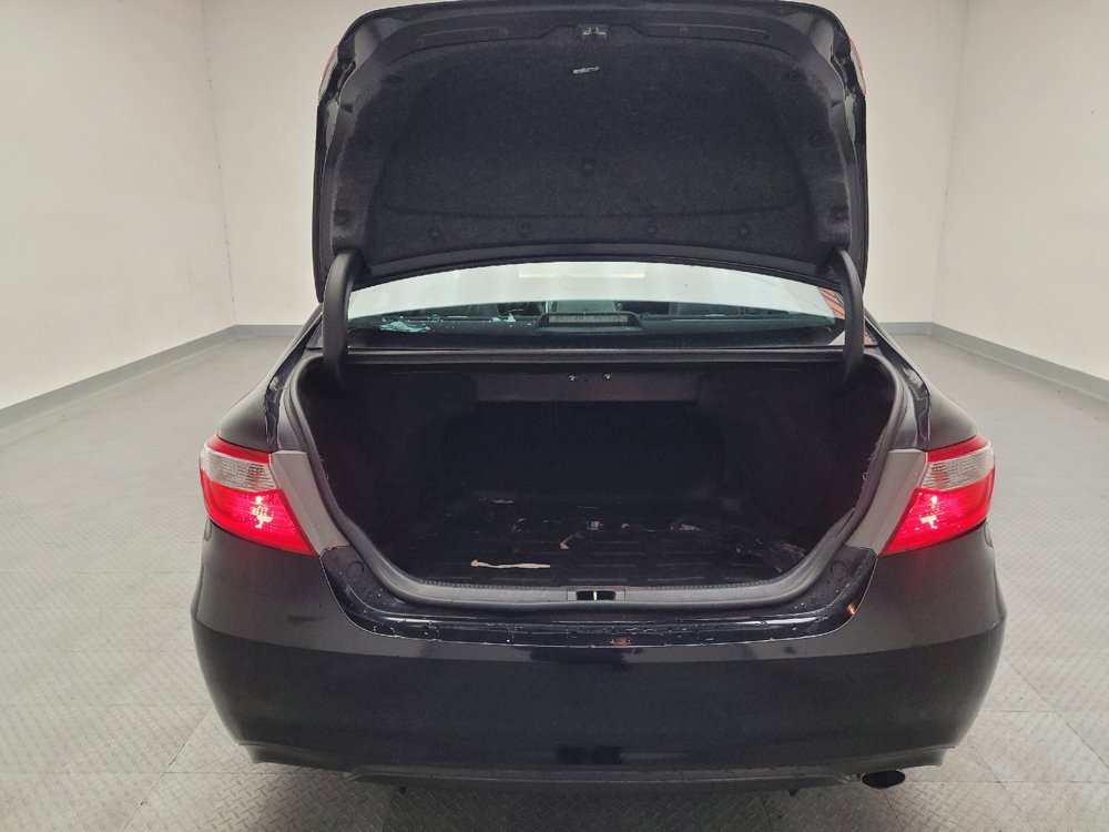 Used 2017 Toyota Camry SE FWD image 29