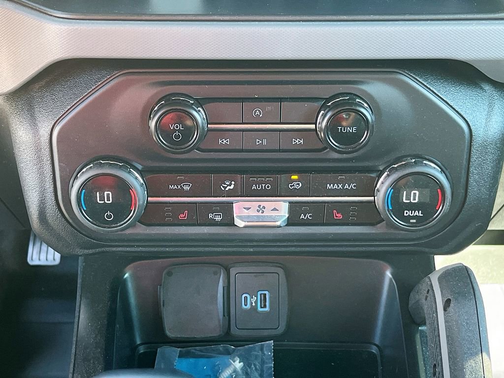 Used 2024 Ford Bronco Big Bend w/ Sasquatch Package AWD/4WD image 16