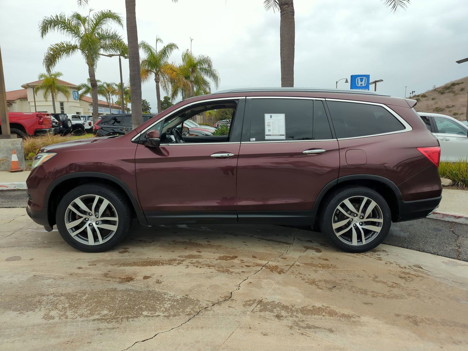 Used 2016 Honda Pilot Touring image 2