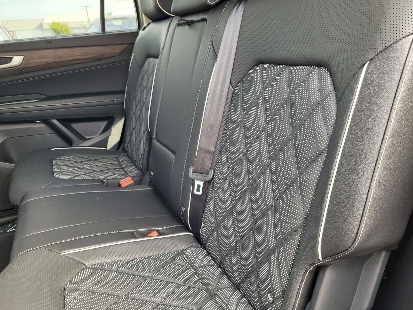 New 2026 Volkswagen Atlas SEL Premium R-Line image 12