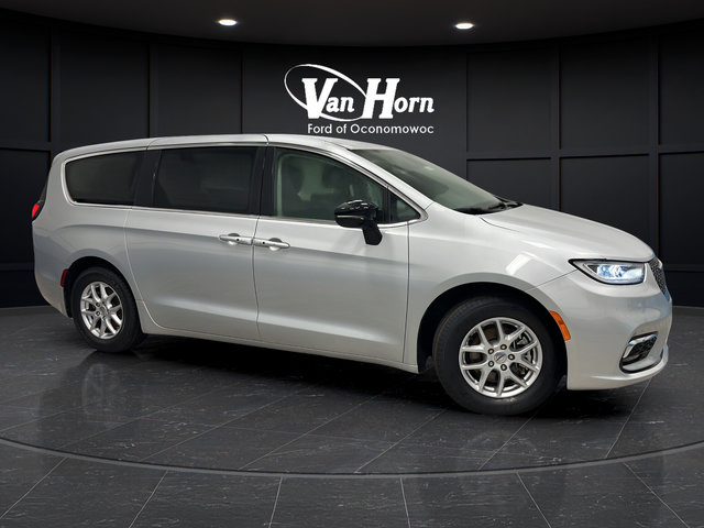 Used 2024 Chrysler Pacifica Touring-L