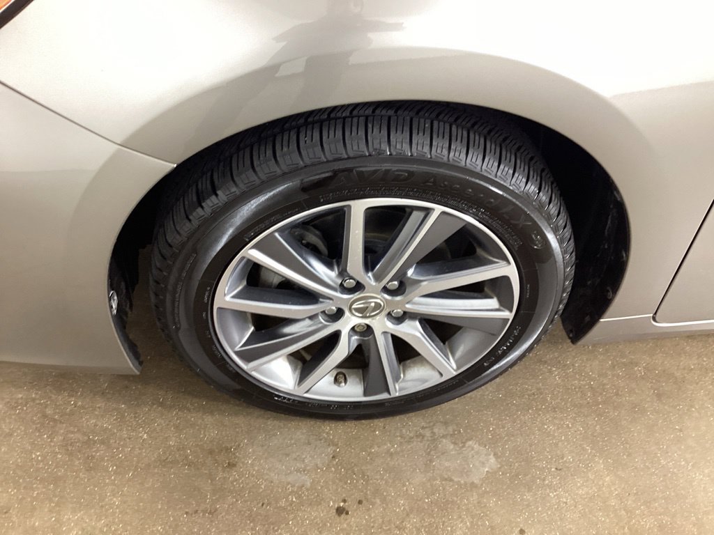 Used 2017 Lexus ES 300h w/ Luxury Package FWD image 30