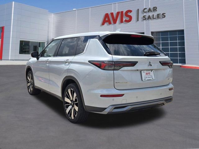Used 2025 Mitsubishi Outlander AWD image 8