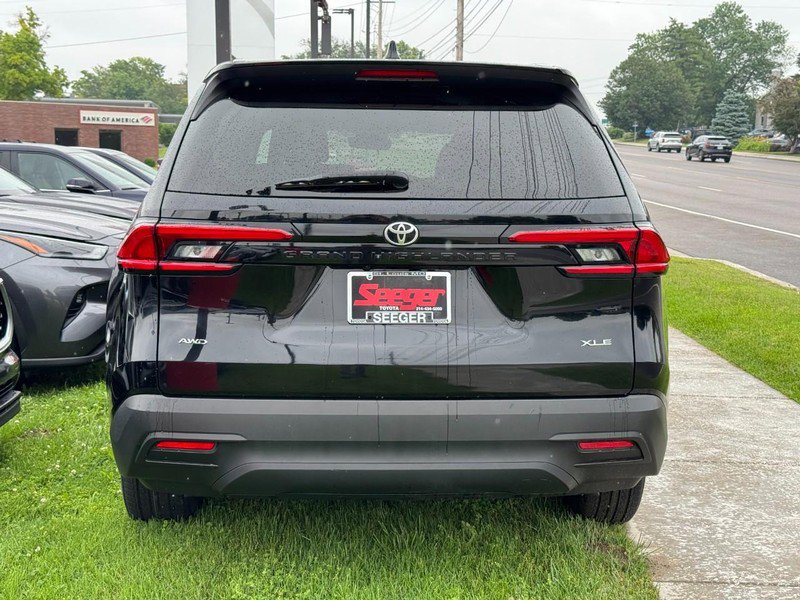 Certified 2024 Toyota Grand Highlander AWD image 9