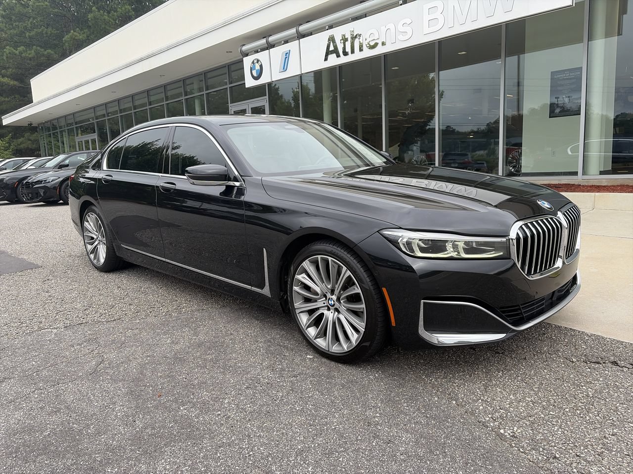 Used 2022 BMW 750i xDrive w/ Executive Package AWD/4WD image 2