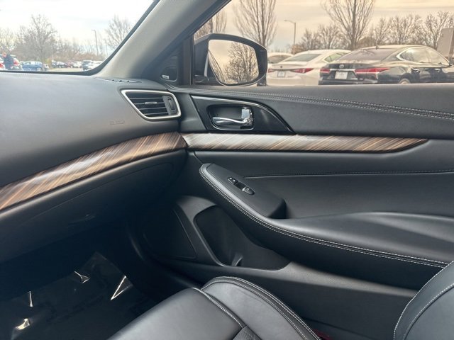 Used 2017 Nissan Maxima Platinum image 31