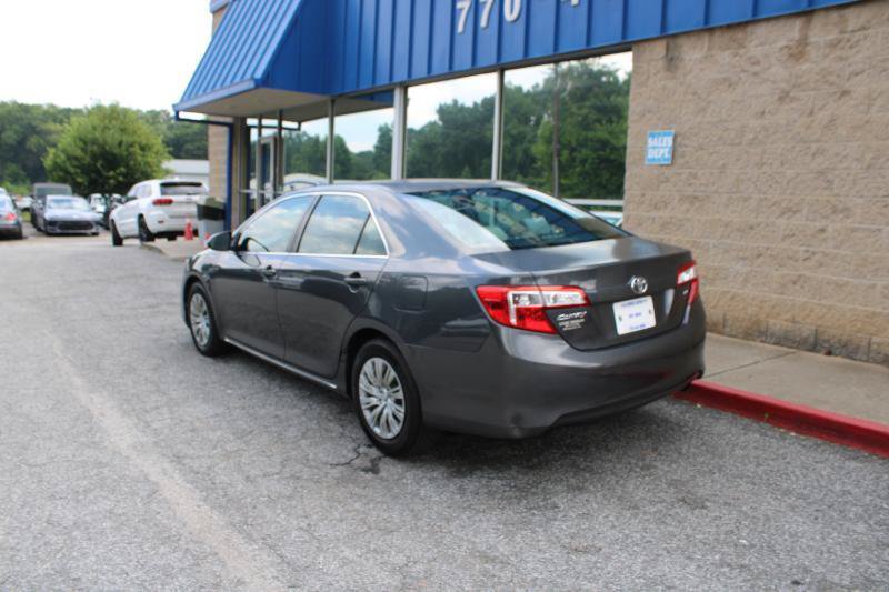 Used 2012 Toyota Camry LE FWD image 3