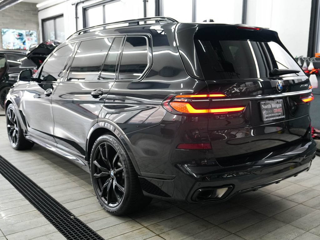 Used 2023 BMW X7 xDrive40i w/ M Sport Package AWD/4WD image 6