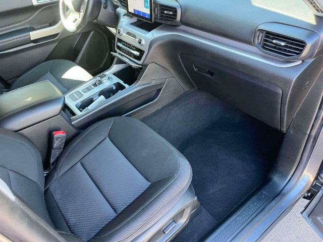 Used 2023 Ford Explorer XLT RWD image 25