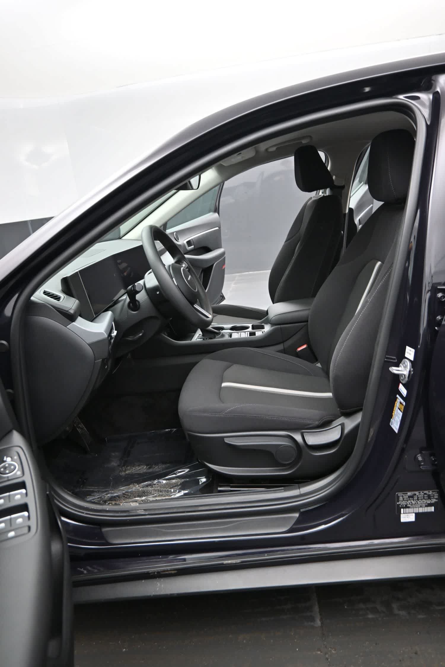 Used 2025 Hyundai Sonata SE FWD image 16