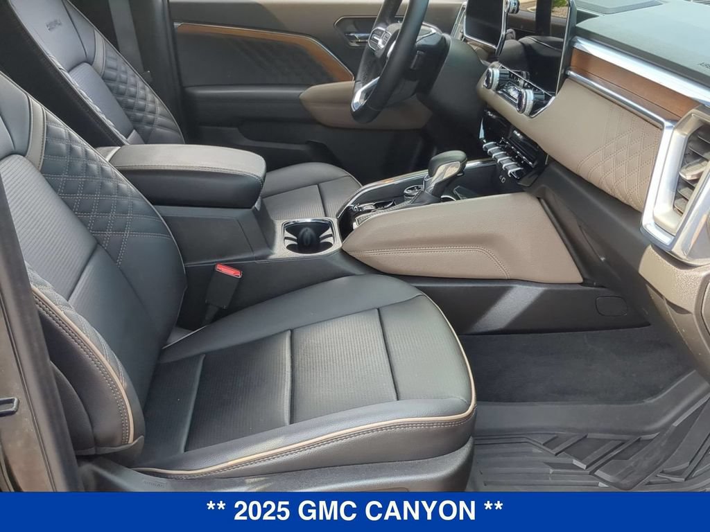 Used 2025 GMC Canyon Denali AWD/4WD image 22