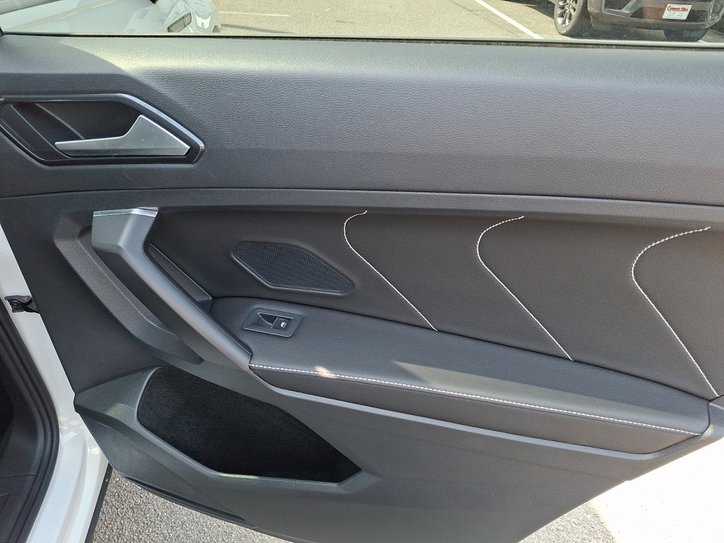 Used 2022 Volkswagen Tiguan SE w/ Panoramic Sunroof Package image 14