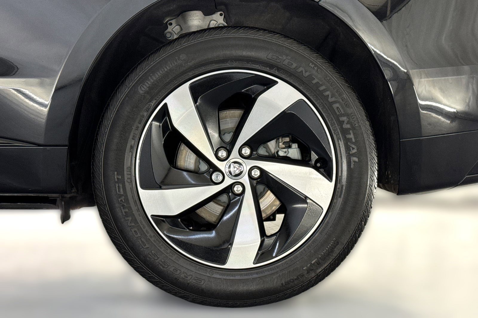 Used 2024 Jaguar F-PACE R-Dynamic S image 11