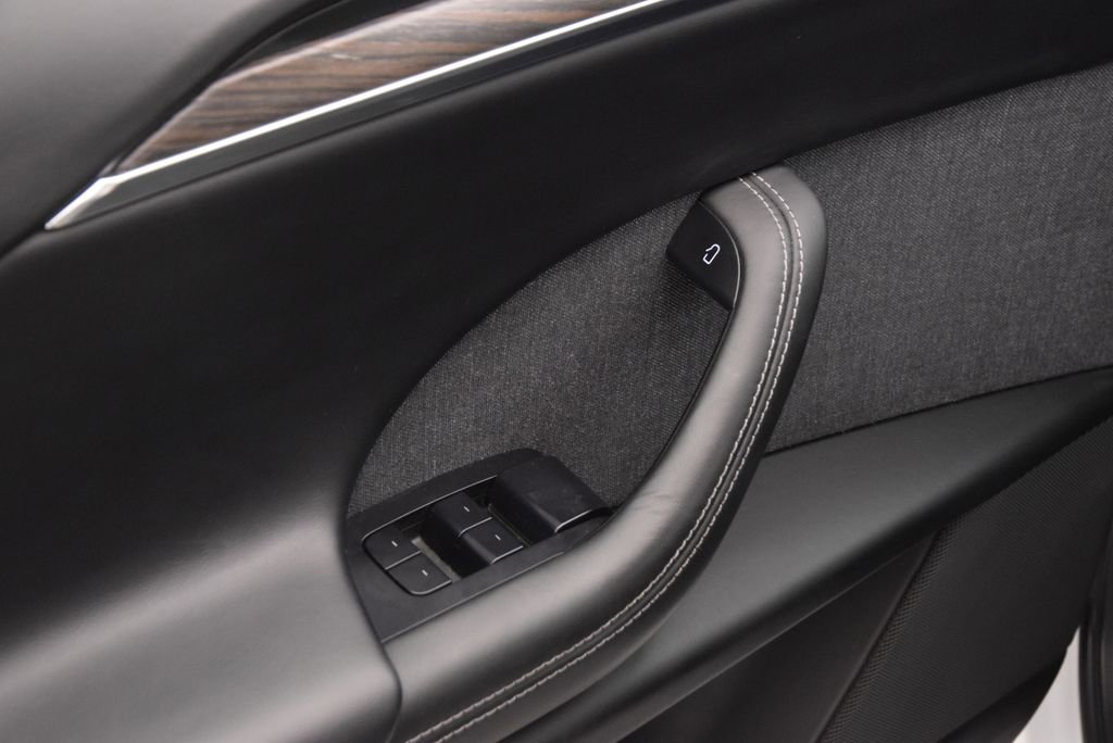 Used 2022 Tesla Model X image 23