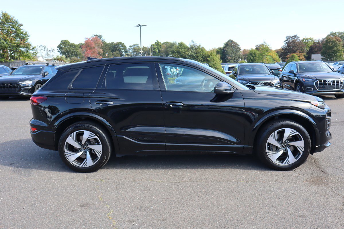 Used 2025 Audi Q6 e-tron Premium Plus image 4