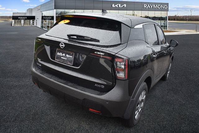 Used 2025 Nissan Kicks S image 3