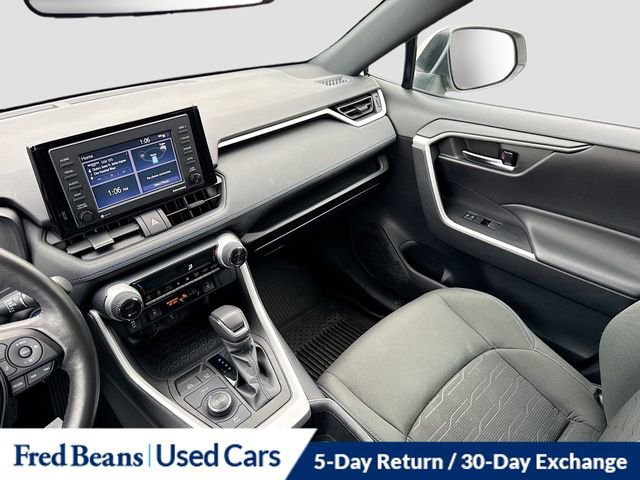 Used 2022 Toyota RAV4 SE w/ Convenience Package image 26