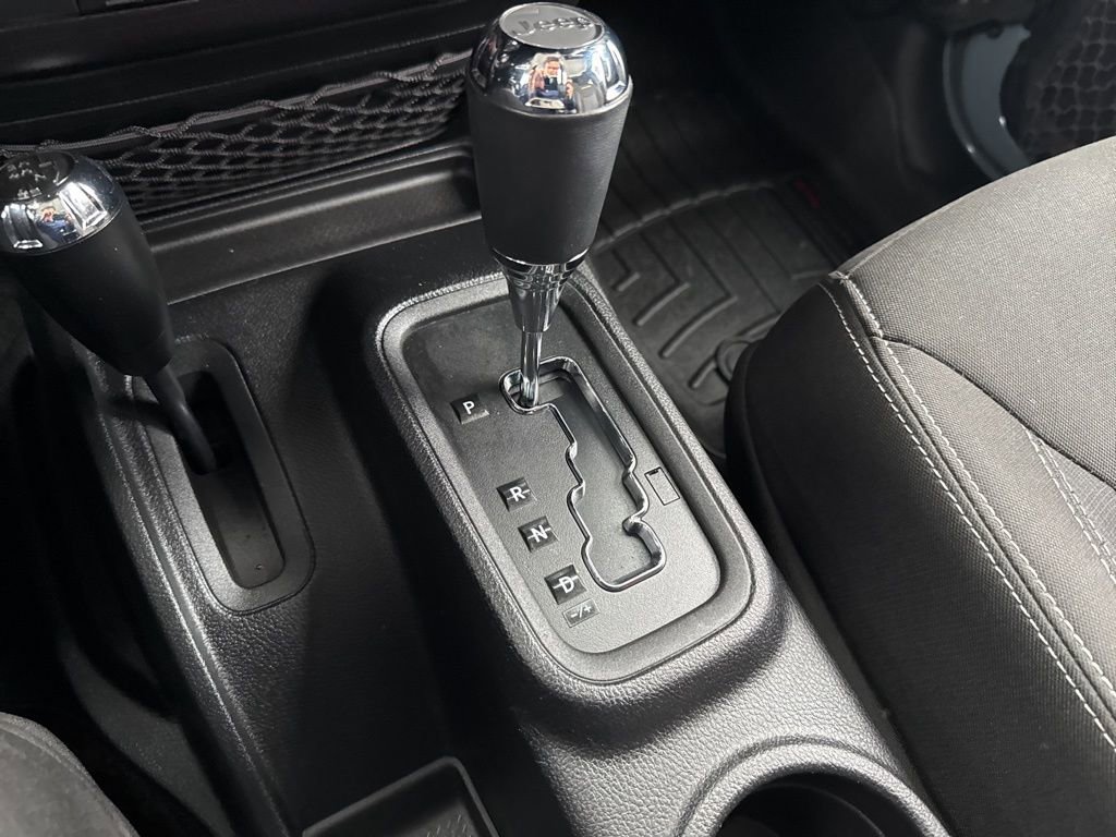 Used 2015 Jeep Wrangler Sahara w/ Connectivity Group image 30