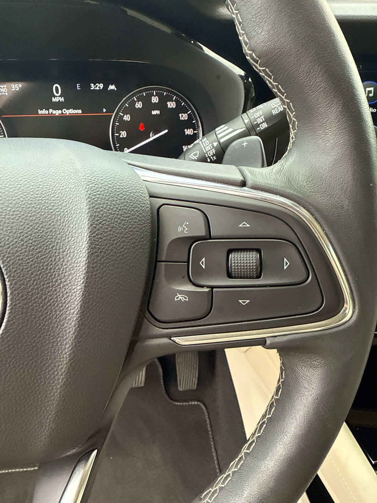 Used 2023 Buick Envision Essence image 18