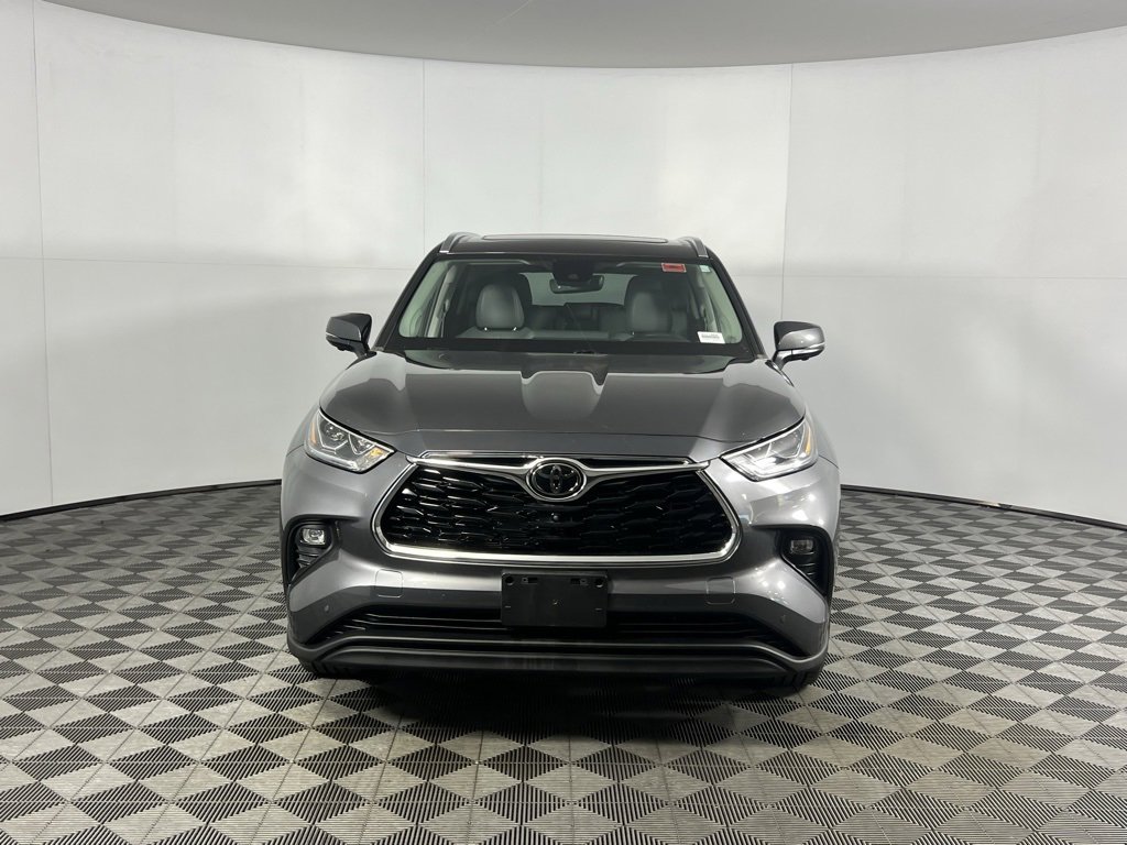 Used 2023 Toyota Highlander Limited image 10