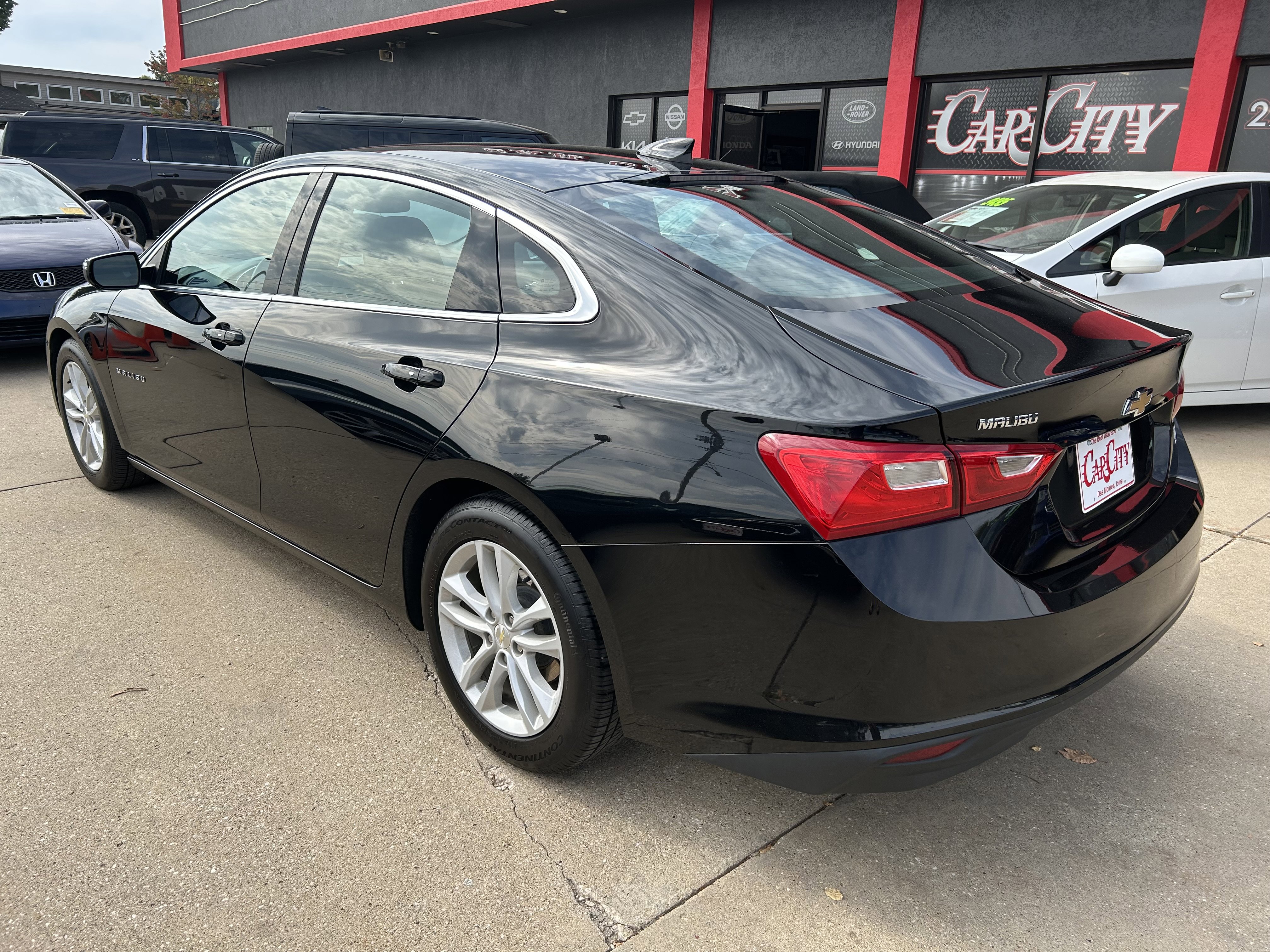Used 2016 Chevrolet Malibu LT image 3