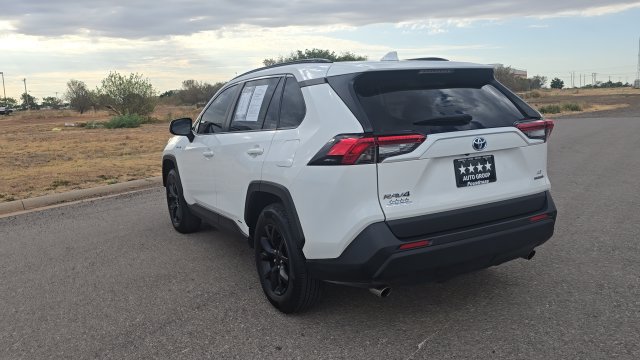Used 2021 Toyota RAV4 LE AWD/4WD image 8