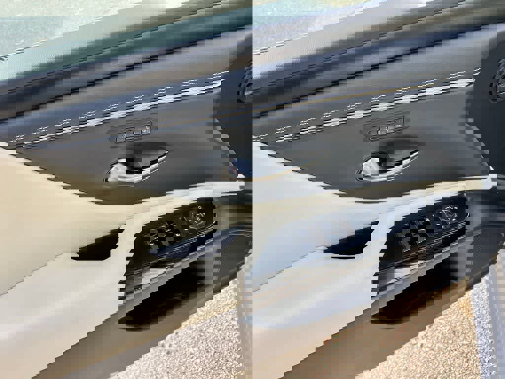 Used 2022 Lexus ES 350 w/ Premium Package image 12