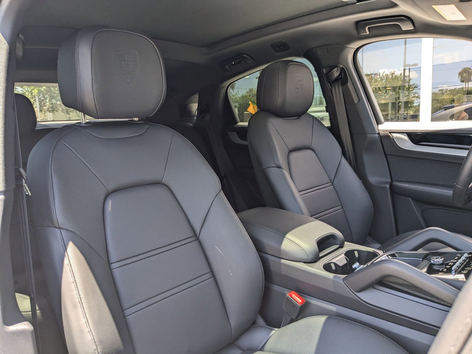 New 2025 Porsche Cayenne Coupe image 25