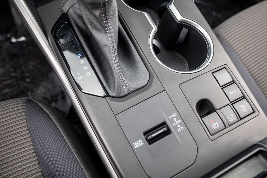 Used 2023 Toyota Highlander L image 22