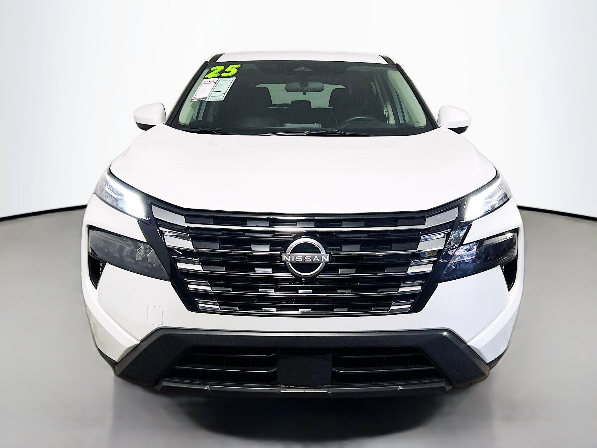 Used 2025 Nissan Rogue SV image 11