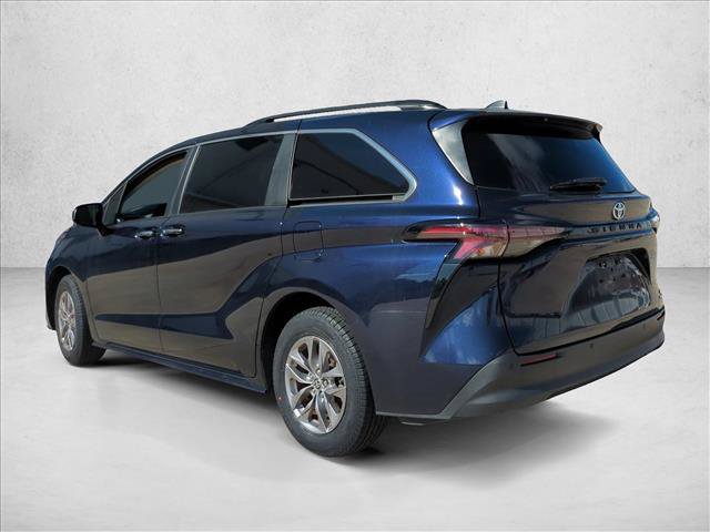 Certified 2023 Toyota Sienna XLE FWD image 7
