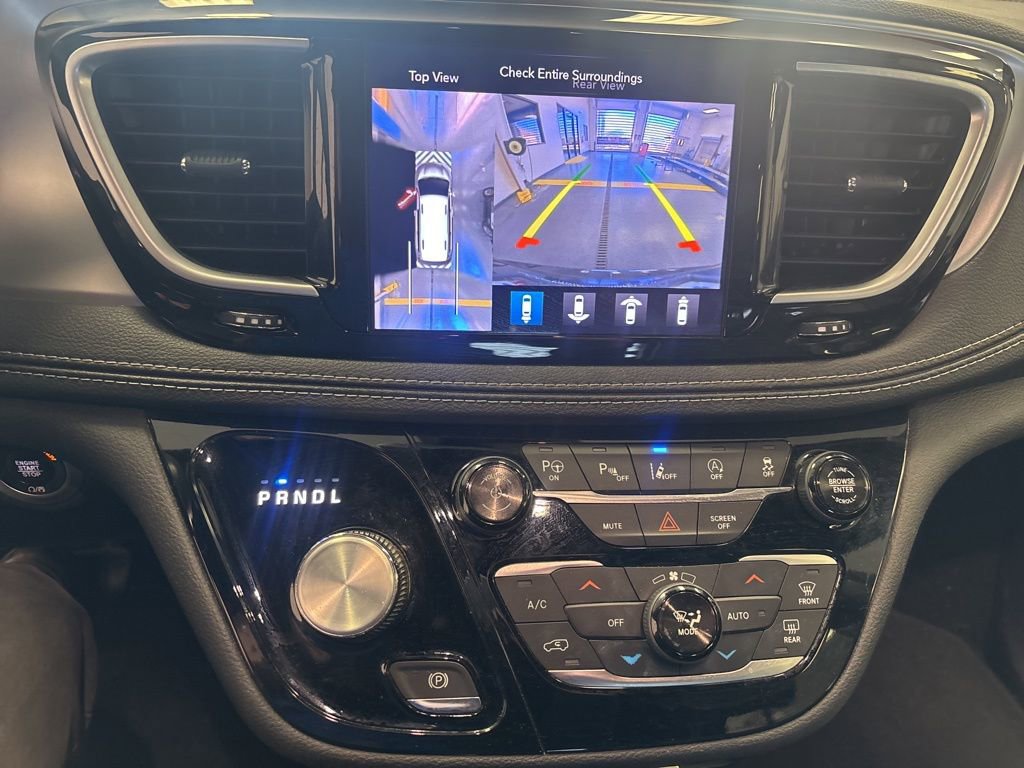 Used 2018 Chrysler Pacifica Limited w/ Advanced Safetytec Group image 3