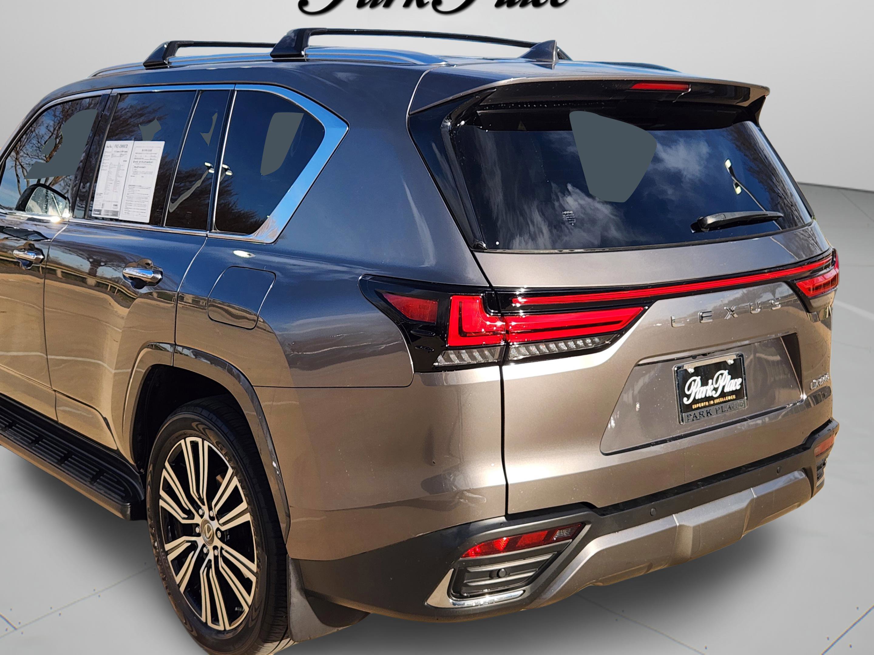 Used 2023 Lexus LX 600 4WD w/ Accessory Package (Z1) image 32