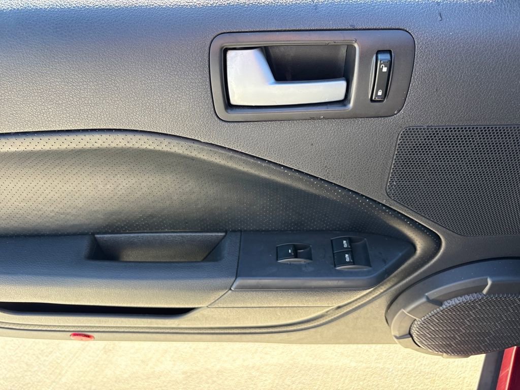 Used 2007 Ford Mustang Convertible image 16