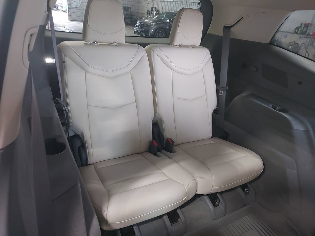 Used 2021 Cadillac XT6 Premium Luxury AWD/4WD image 12