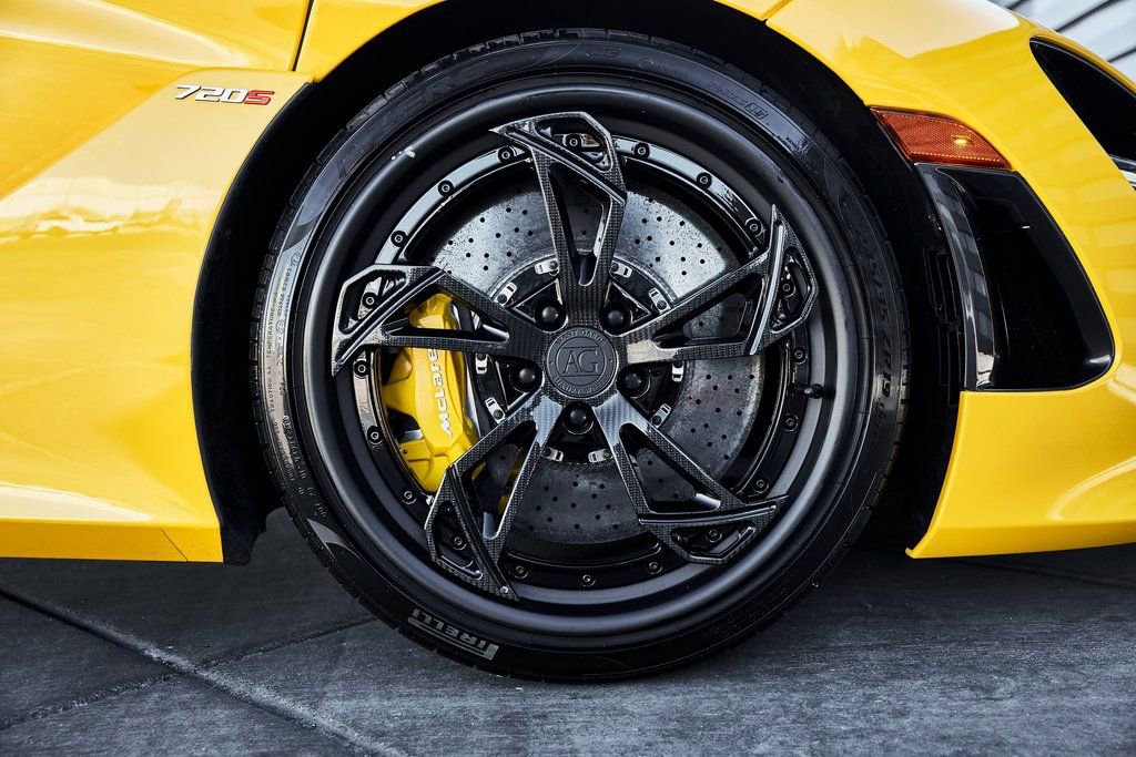 Used 2019 McLaren 720S RWD image 27