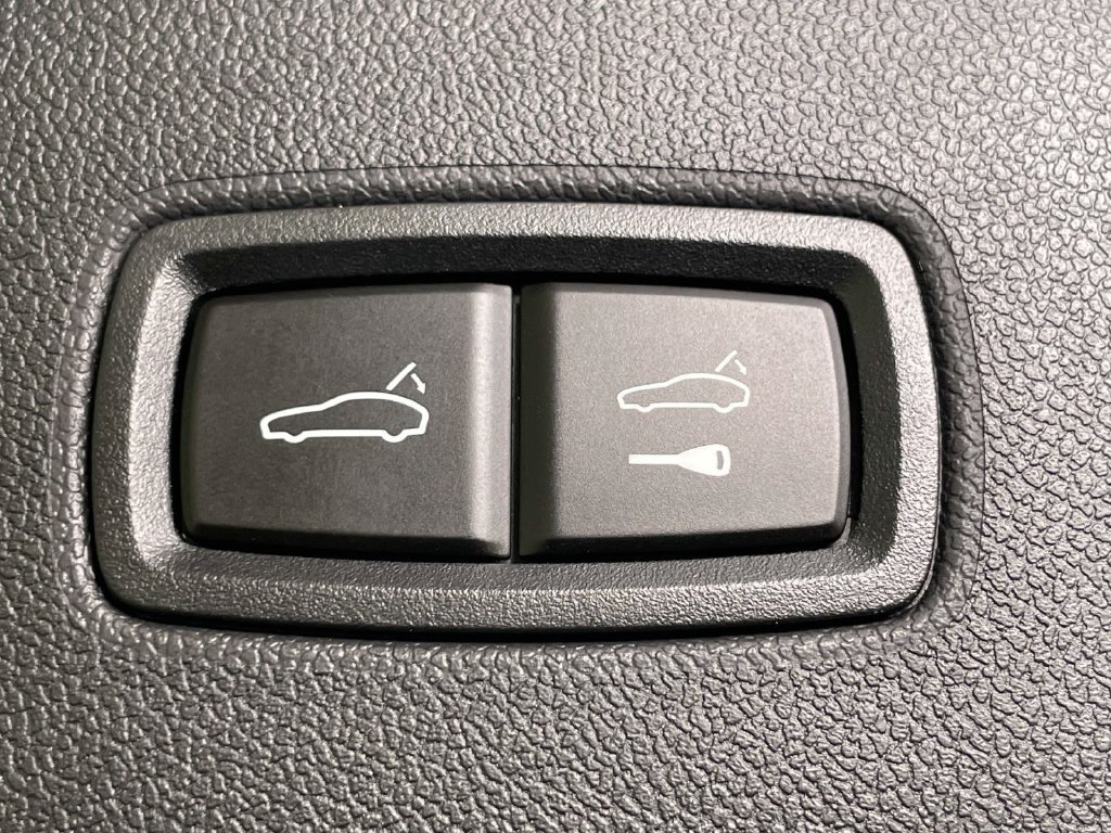 Certified 2024 Porsche Cayenne AWD/4WD image 21