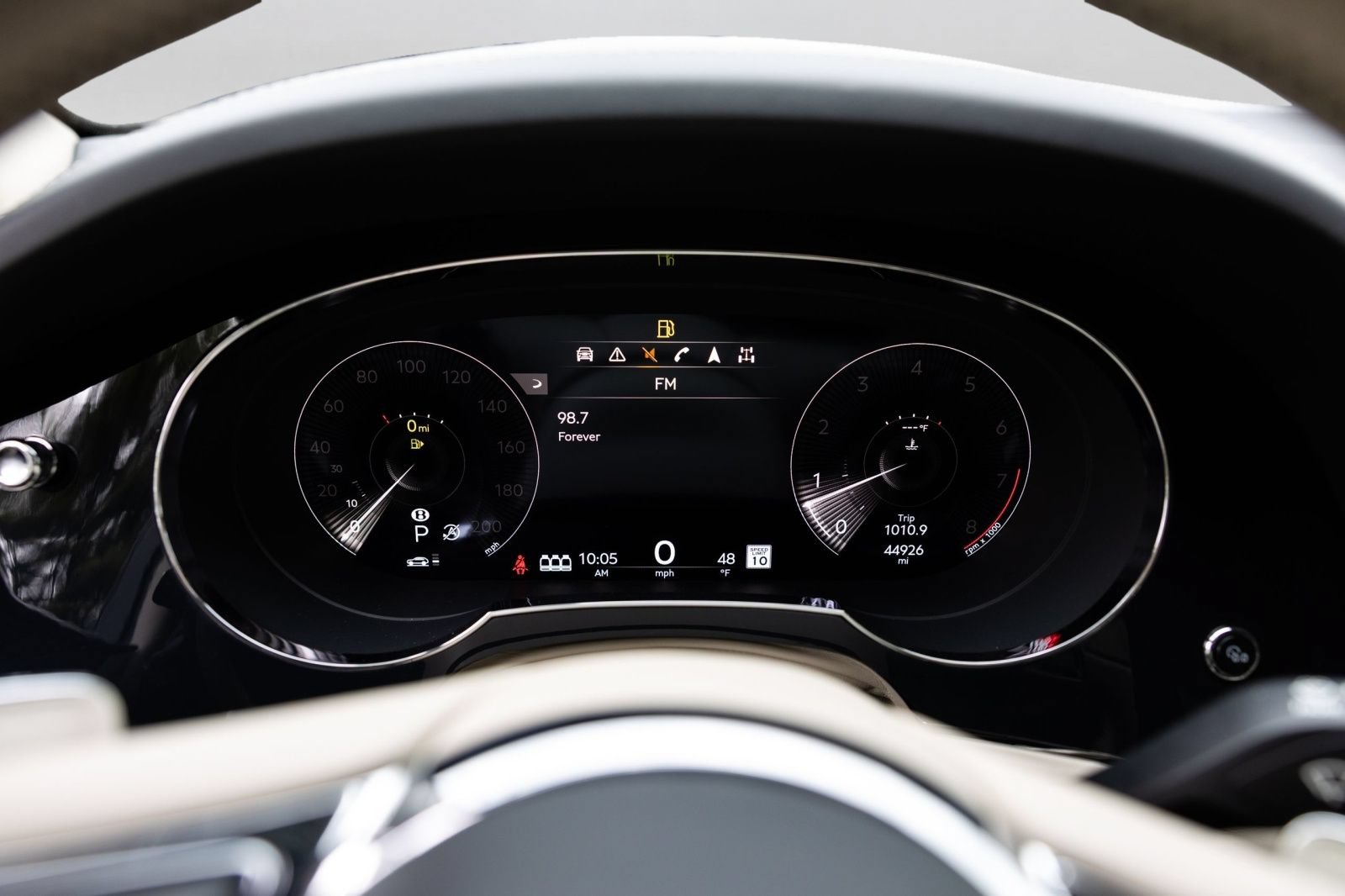 Used 2021 Bentley Bentayga w/ First Edition Specification AWD/4WD image 17