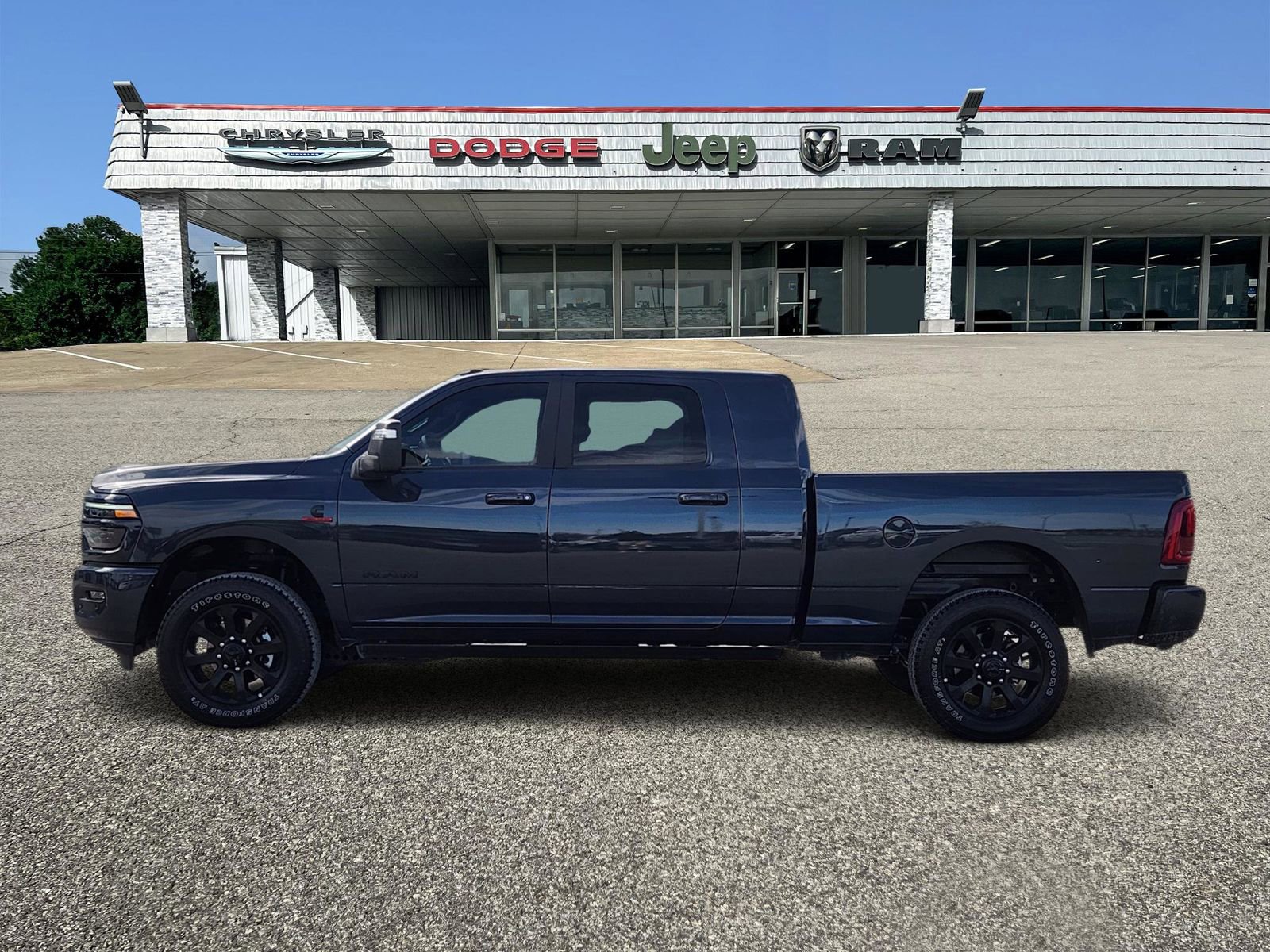 New 2025 RAM 2500 Laramie image 3