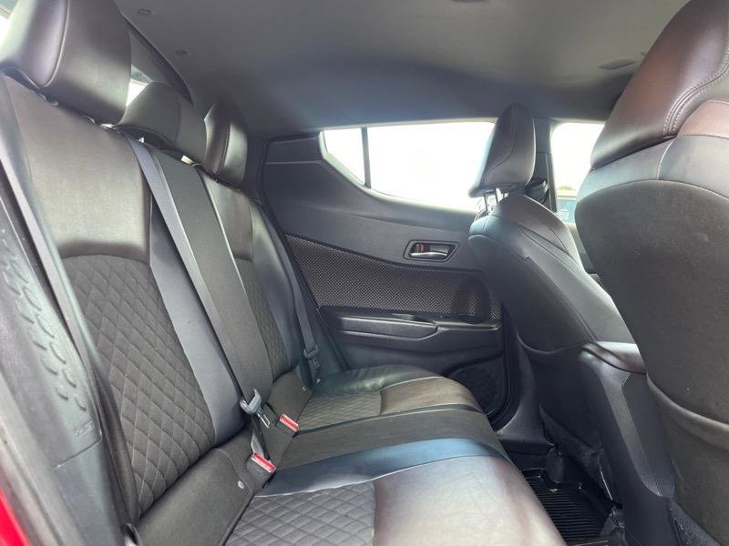 Used 2019 Toyota C-HR Limited FWD image 16