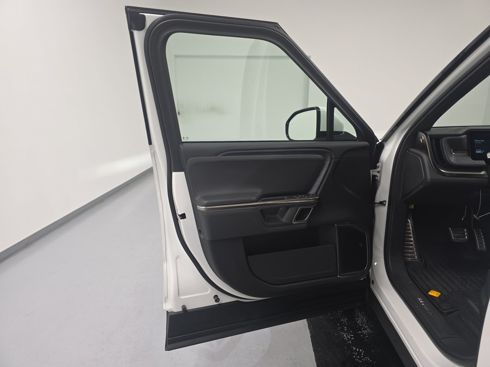 Used 2024 Rivian R1S Adventure Quad AWD/4WD image 16