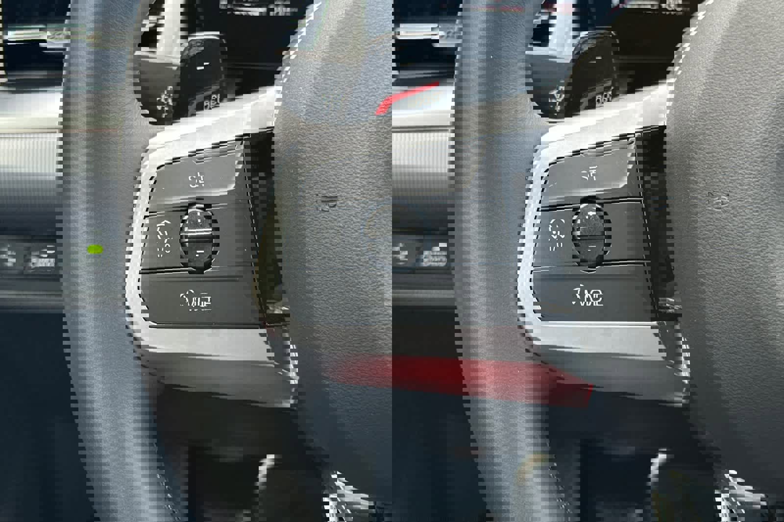 Used 2025 BMW X1 xDrive28i w/ M Sport Package image 27