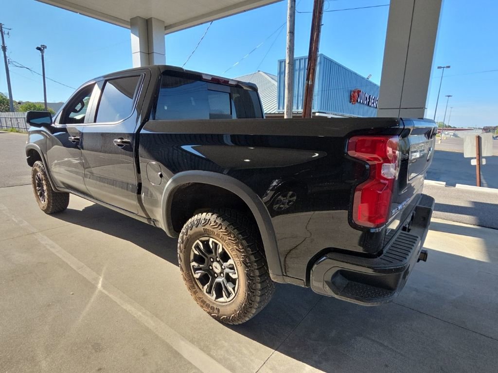 Used 2025 Chevrolet Silverado 1500 ZR2 image 3